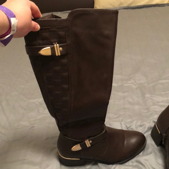 Brown boots just below the knee - Picture 2 of 5